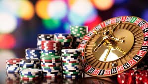 Studio live dealer Texas Poker sov77 dengan multi-kamera HD dan meja profesional
